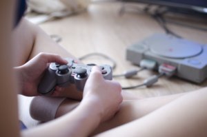 ゲームの裏事情もわかる楽しい1冊。へっぽこゲーマーのゆる~い日常漫画。「いい電子 1巻」みずしな孝之